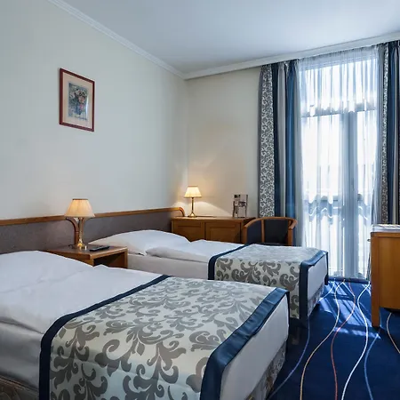 Hotel Danubius Raba 3*